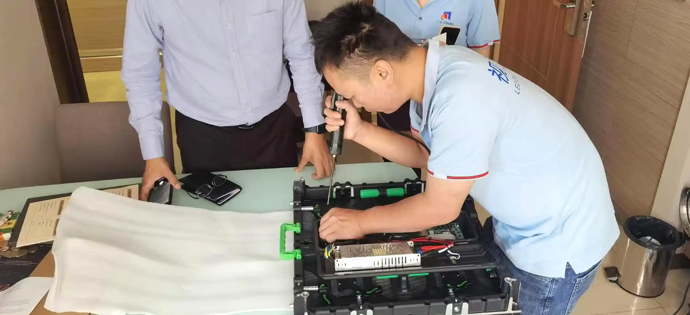 LED display factory quality-control inspection before shipment